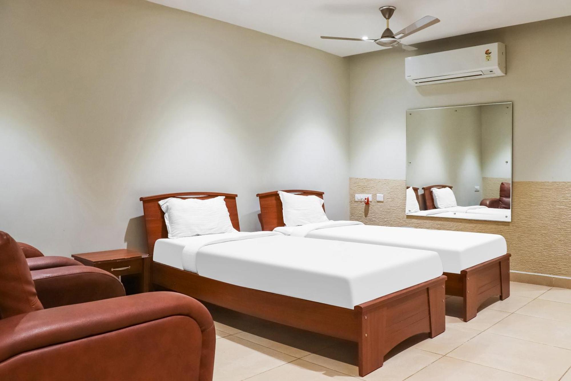 Collection O Kk Trends Hotel วิเจยาวารา ภายนอก รูปภาพ